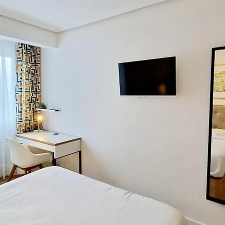 I Cruces Metro Bec Апартаменты *